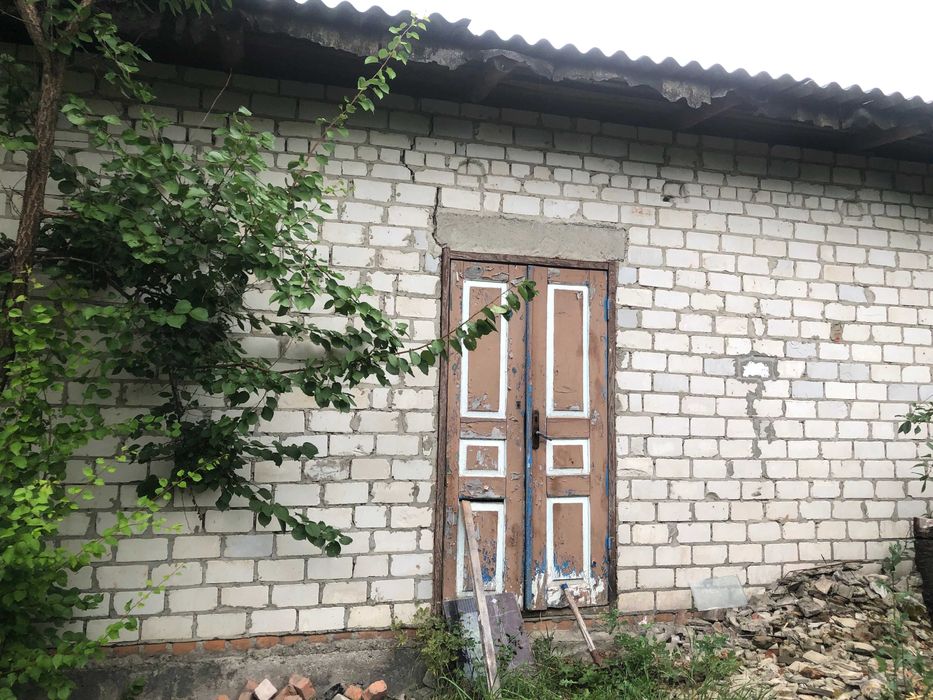 Будинок недобудований в селі