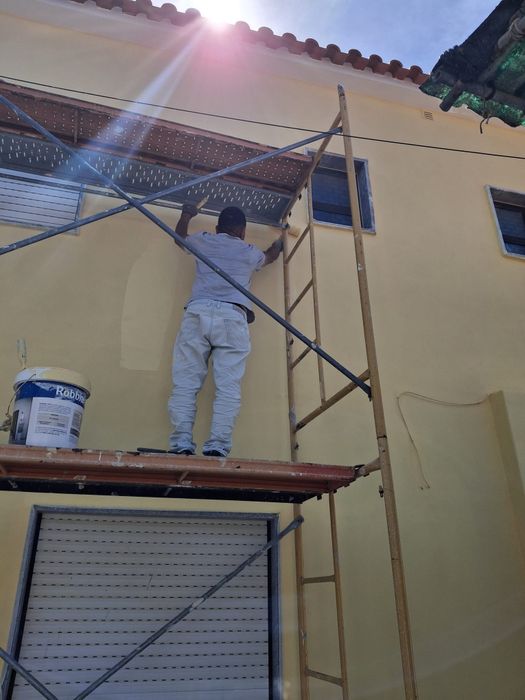 Pintura de interior e exterior.