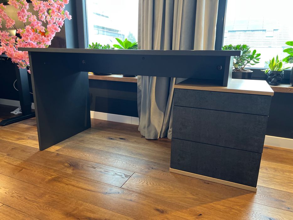 Biurko do pracy/pokoju dziecka