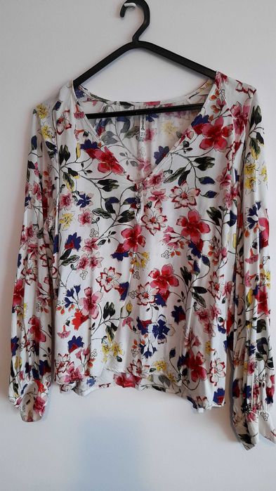 Varias,blusas em bom estado