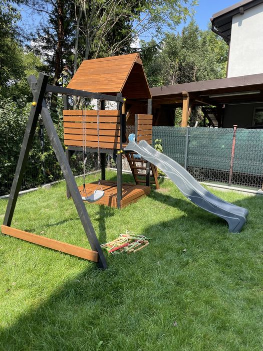 Drewniany plac zabaw