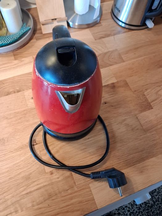 Dou Fervedor elétrico / chaleira