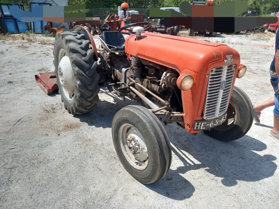 Varios- Trator Massey Ferguson 135 com documentos