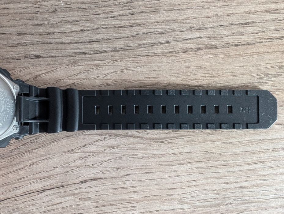 Casio G-SHOCK Classic AWG-M100S-7AER