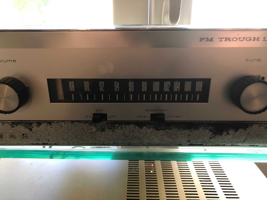 LEAK Trough Line FM 3 (tuner clássico)