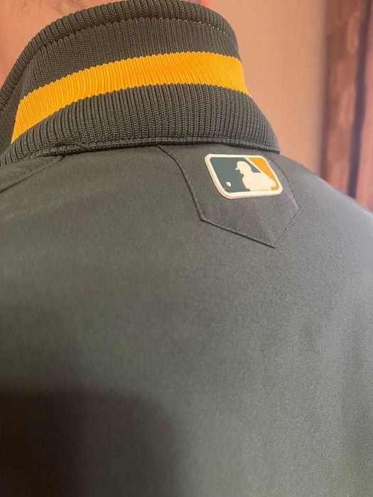 Куртка Vintage Oakland Athletics MLB Majestic On-Field Dugout Jacket