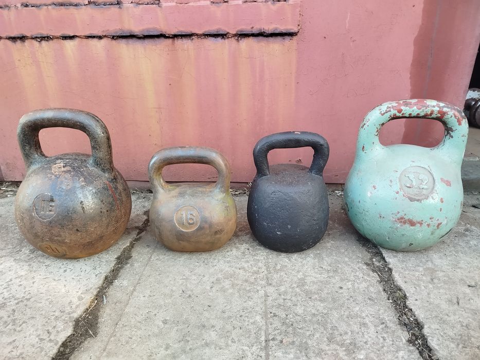 Гири 16 кг., 24 кг., 32 кг.,Гриф Динамо, гантели цельные и разборные.