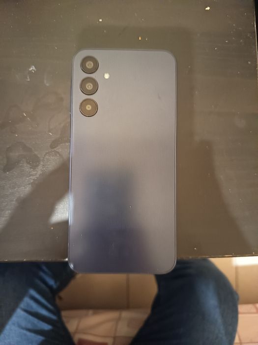 *Samsung a25 5g*