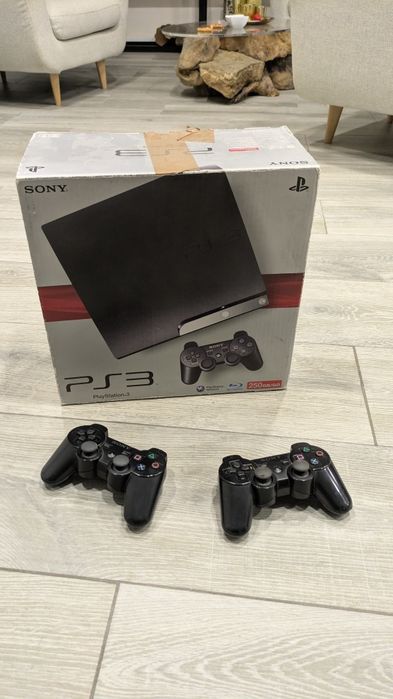 PS3 chipada em caixa