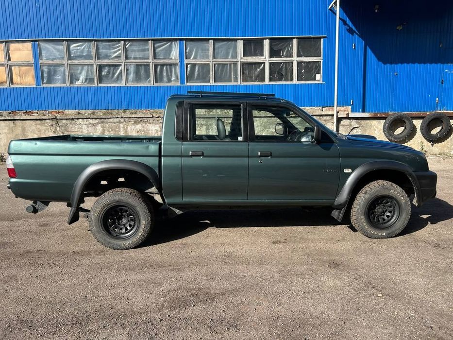Mitsubishi L200( Містубісі Л200) 2003 рік 2,5 Дизель Механіка Повний привід 4Х4 Гарний Пікап