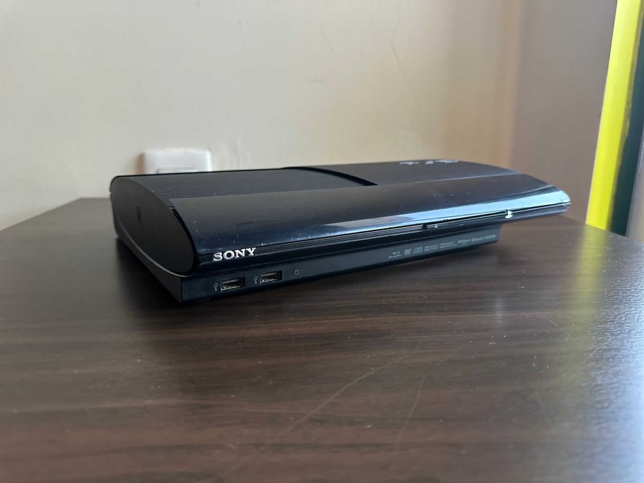 PS3 Super Slim 320GB - Desbloqueada + Jogos