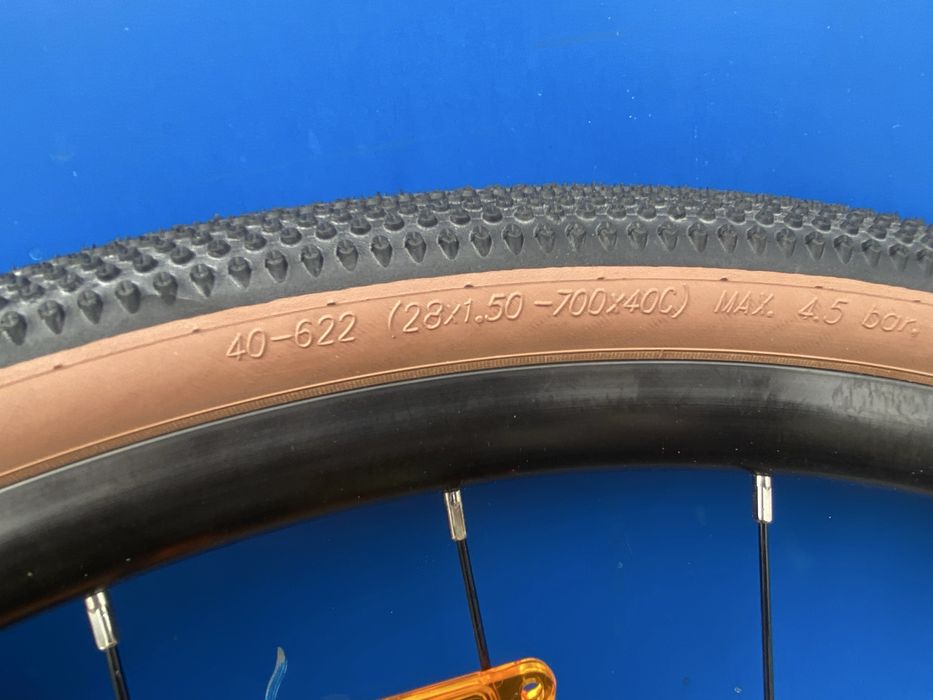 Komplet kót syncros + opony SCHWALBE G-One Allround