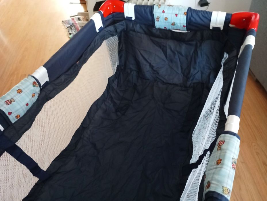 Cama de viagem Babideal com colchão, bolsa transportadora e redutor