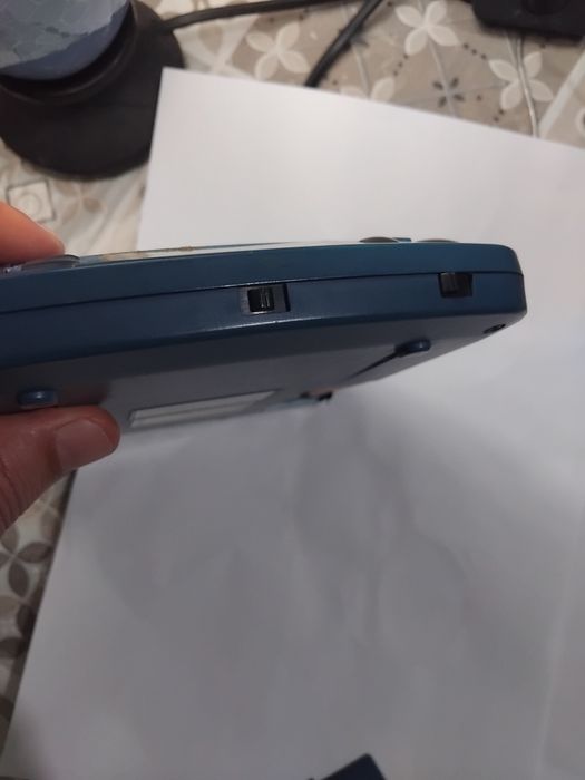 CD Player antigo portátil (não funciona)