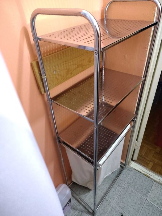 Етажерка стелаж металевий для ванної кімнати з кошиком для білизни