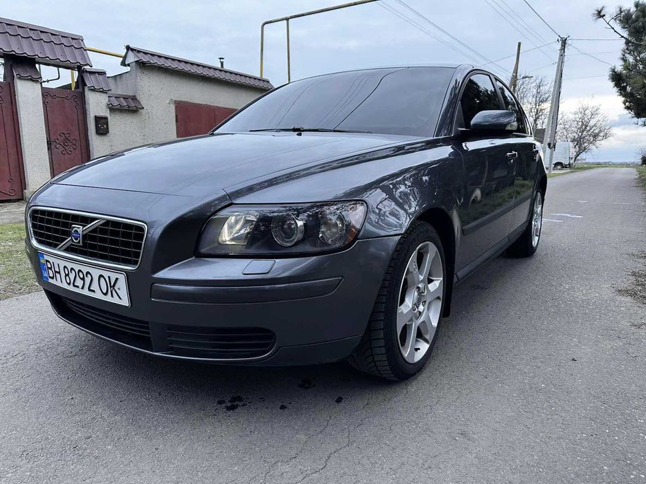 Volvo S40 в отличном состоянии (1,6 бензин, 2006 год)