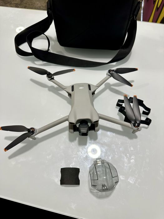 Drone DJI Mini 3 Fly More Combo (DJI RC)