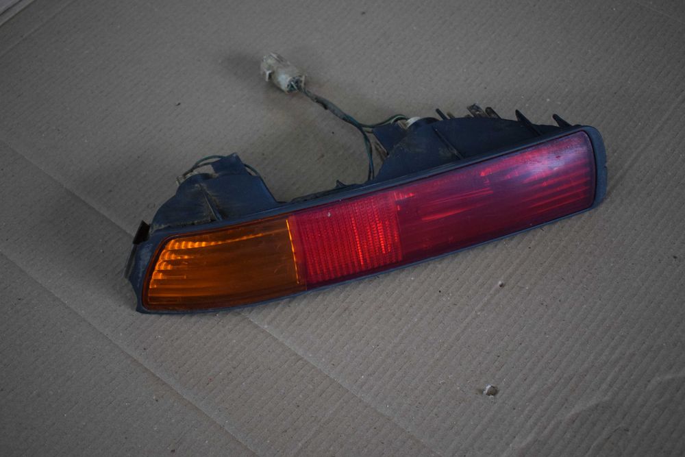 lampa prawa tylna tył w zderzak MITSUBISHI PAJERO III 03R