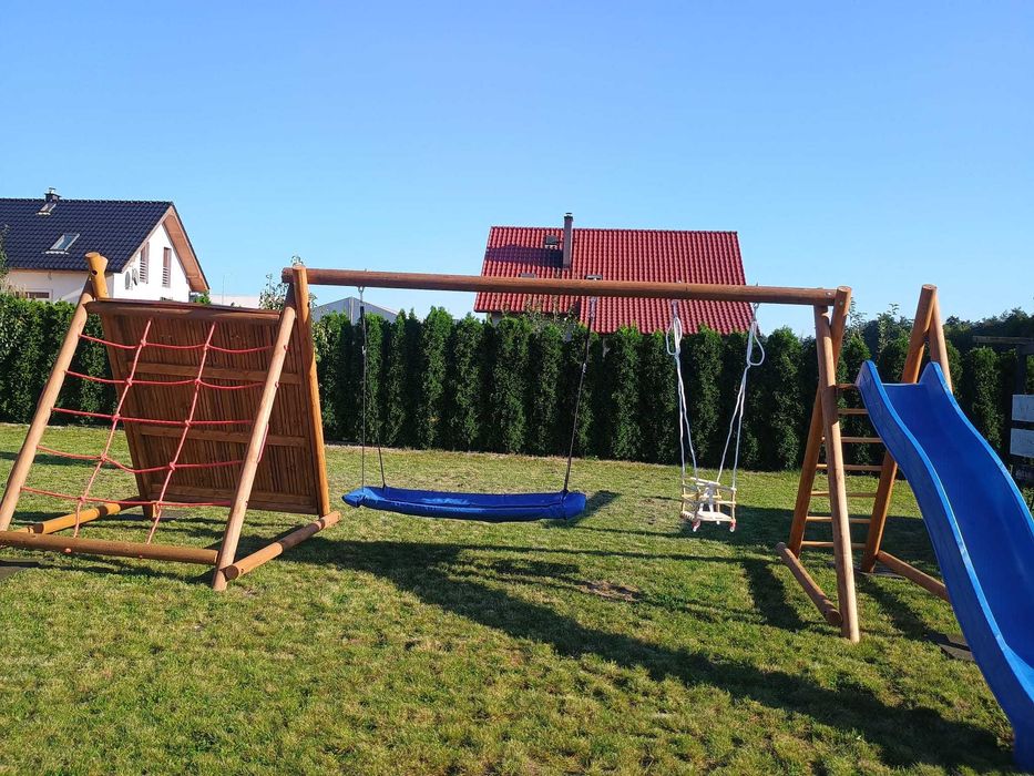 Huśtawka ze zjeżdżalnia, plac zabaw , wspinaczka dla dzieci