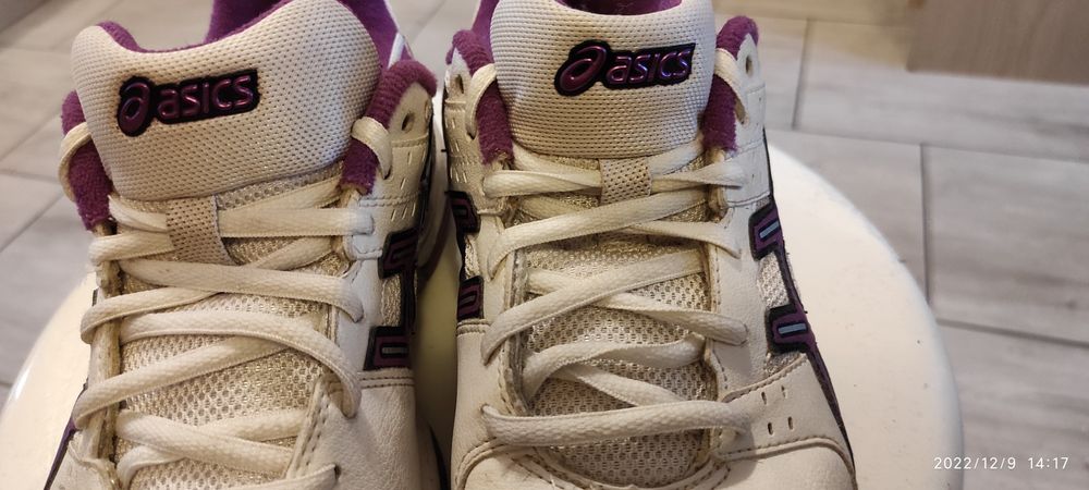 Asics. skórzane damskie buty sportowe r. 39