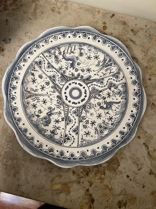 Terrina antiga pintada a mao