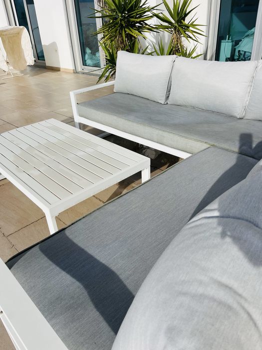 Conjunto jardim com guarda sol