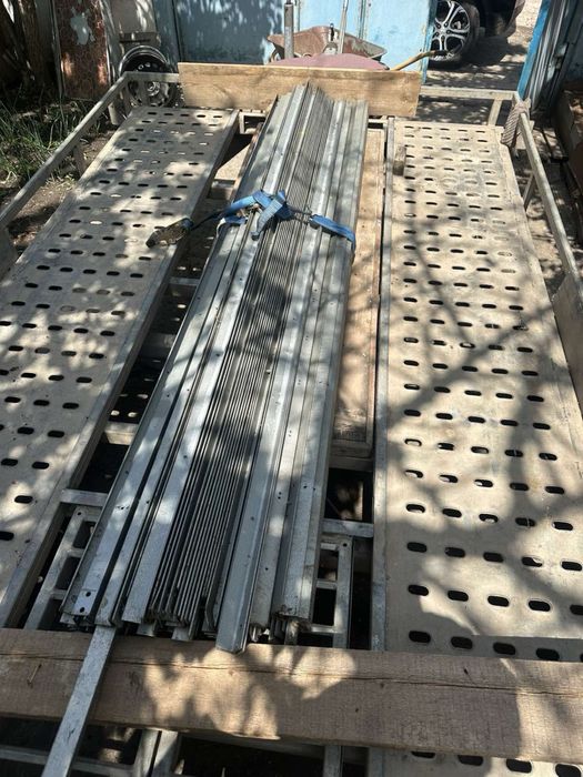 уголок металлический