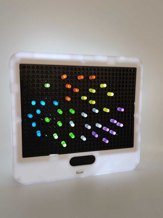 Tablica świetlna QVC z pinezkami różne kolory i szablony 25 szt.