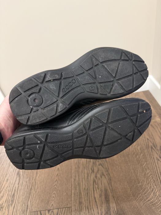 Вживані туфлі Ecco