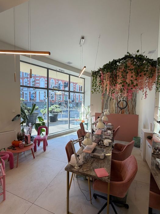 LOKAL, katowice, beauty /usługi / działalność