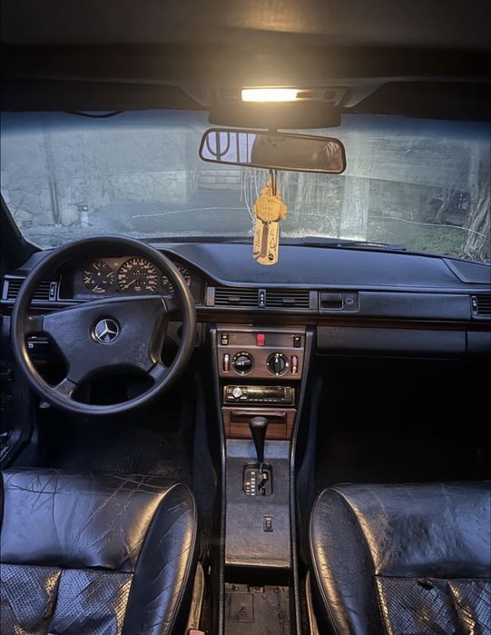 Мерседес 124 автомат