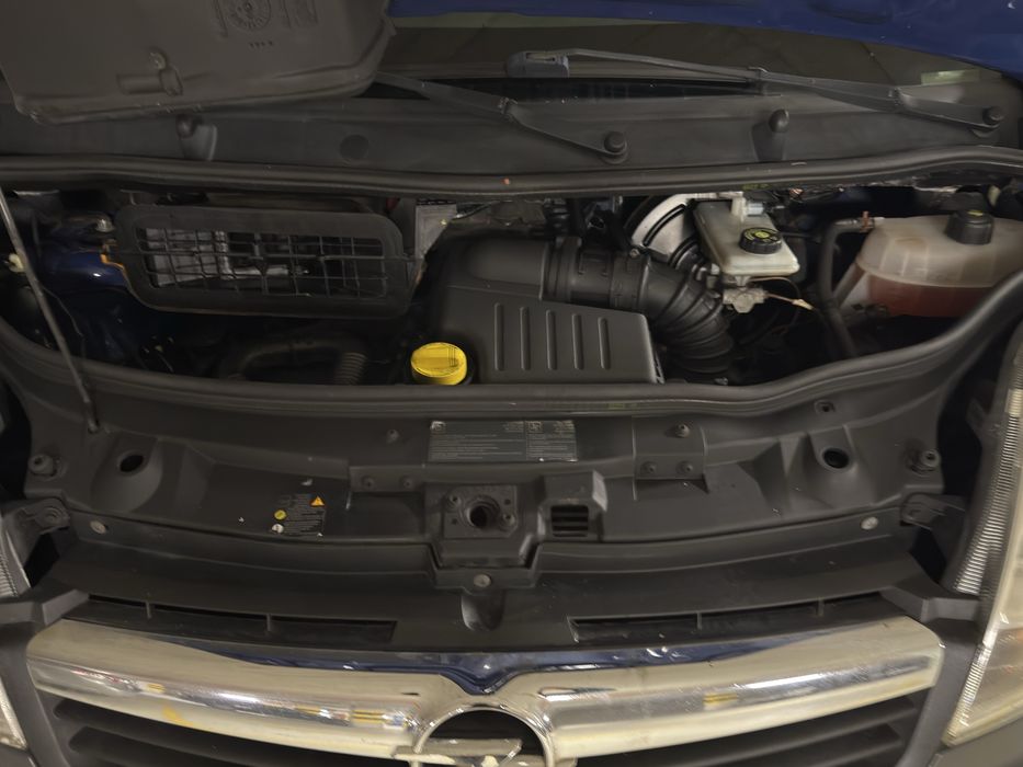 Opel. VIVARO 2.0 D // 6 передч / 2010 Р