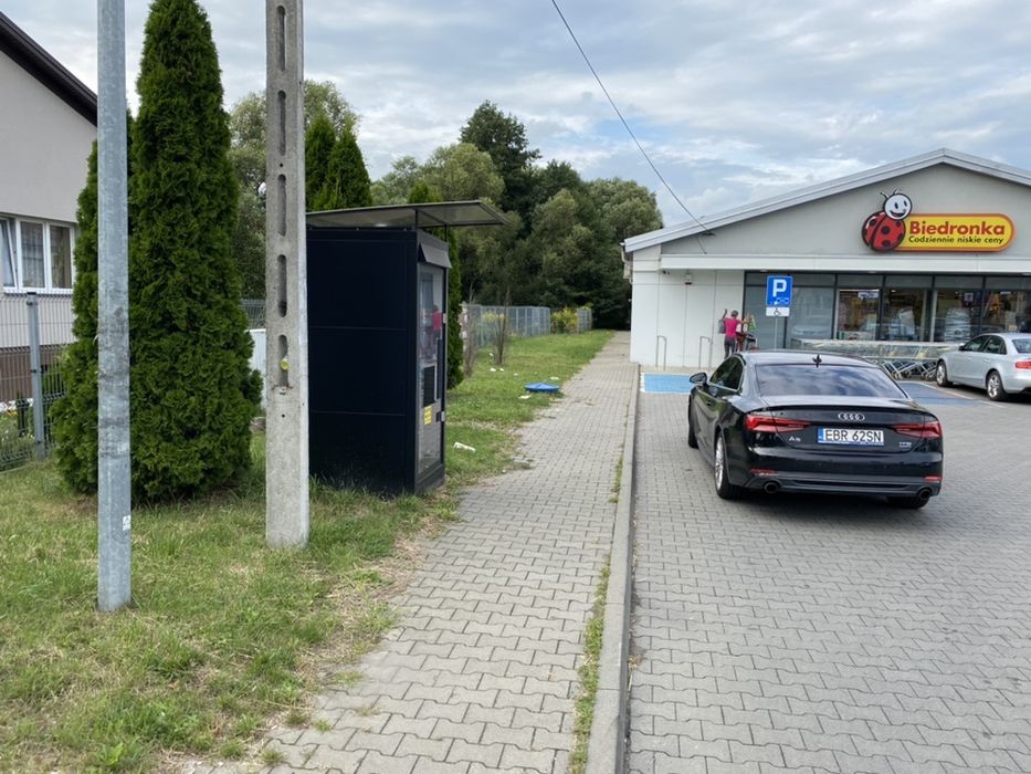 Wynajmę plac obok biedronki 10mkw do 2000 mkw handel , sklep , automat
