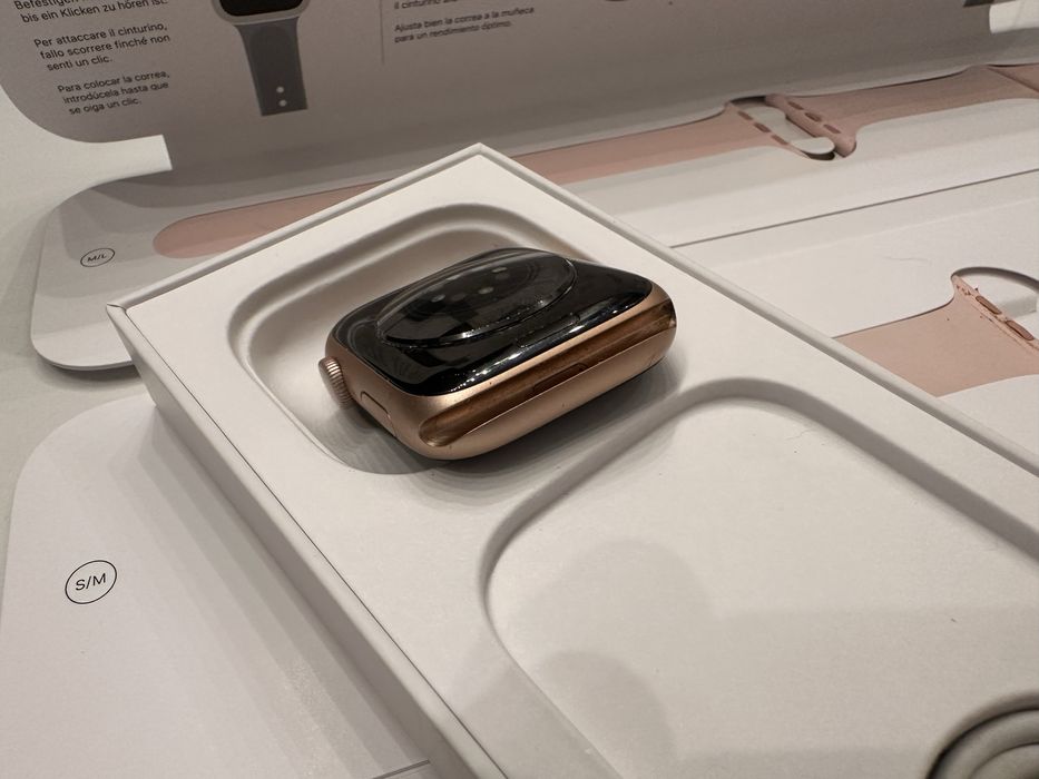 Zegarek Apple Watch Series 6 32 GB 44 mm GPS Gold Alu Pink