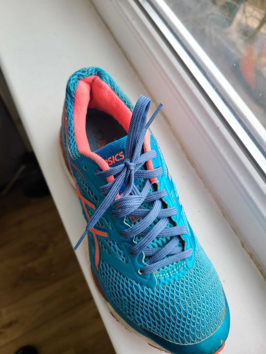 Asics кросівки жіночі