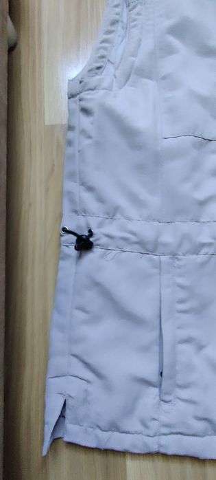 Kamizelka koloru szargo