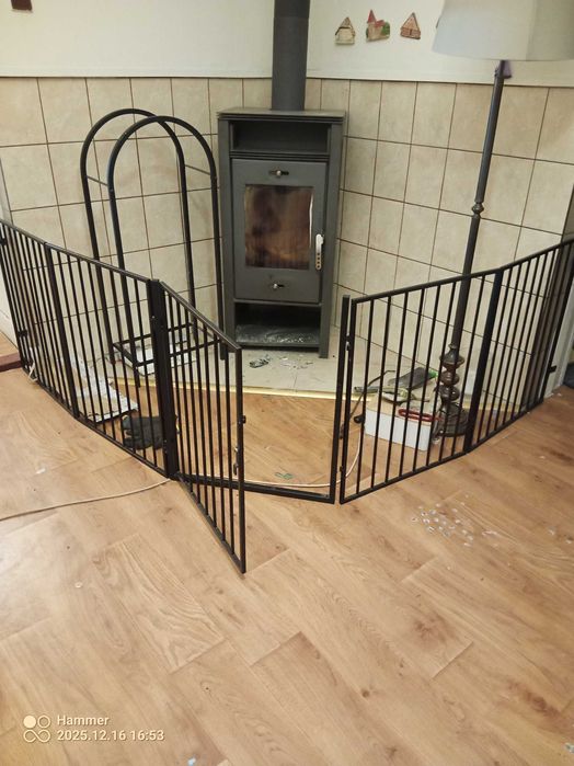 Bramka barierka ochronna na kominek