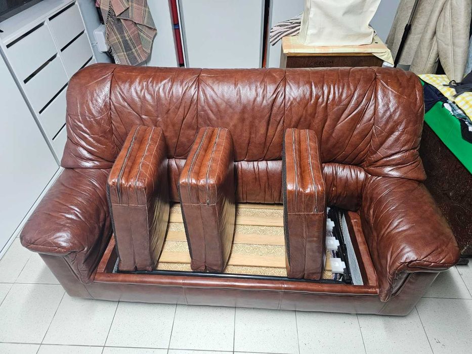 Sofá Cama em pele
