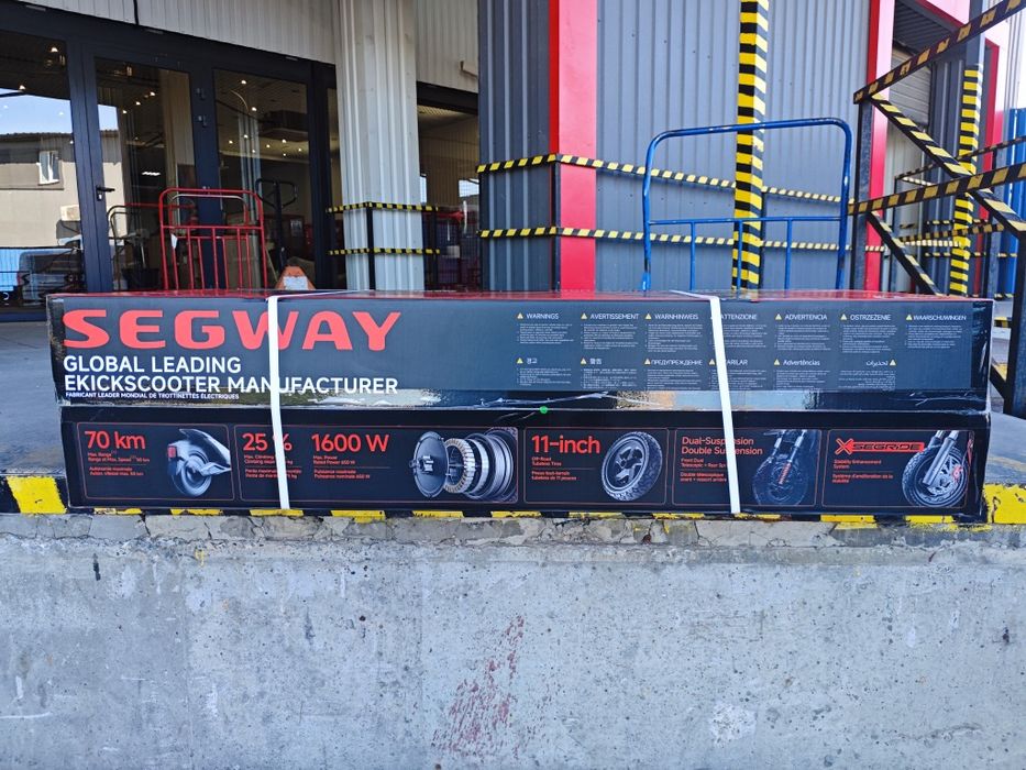 Електросамокат Ninebot Segway ZT3 PRO E (AA.05.18.01.0001)