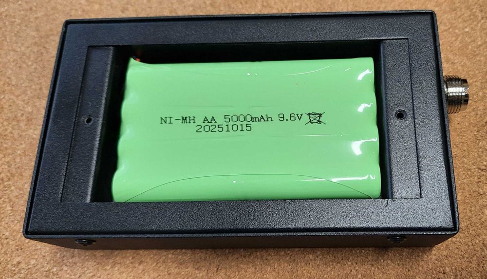 Analizator antenowy SARK100  + akumulator + zestaw do kalibracji