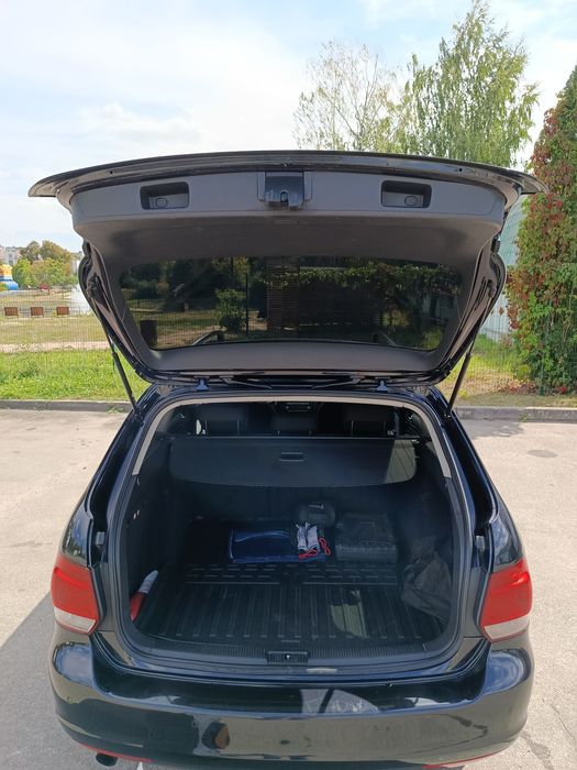 Продам авто Volkswagen Golf 6 (2011) — 1.6 TDI, механіка