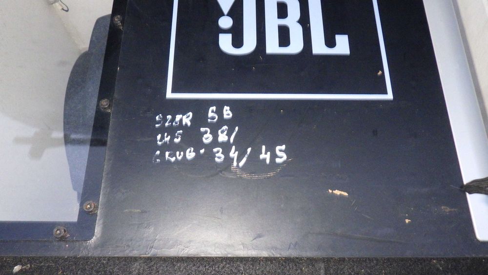 JBL Tuba  subwoofer samochodowy Mobilny