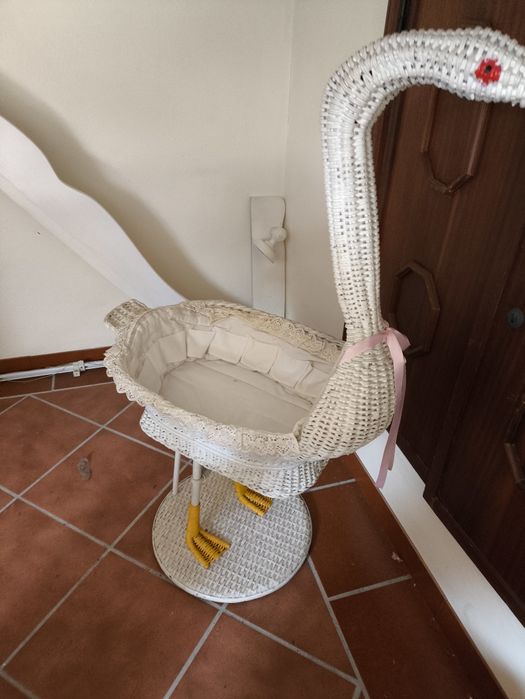 Cesto verga/ vime  cegonha de criança