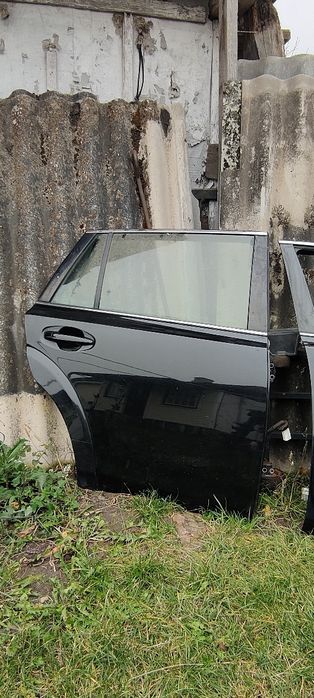 Двері чорні Subaru outback b14 Legacy Колір D4S  CRYSTAL BLACK SILICA