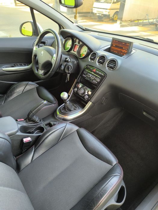 Peugeot 308 — fotografia 9