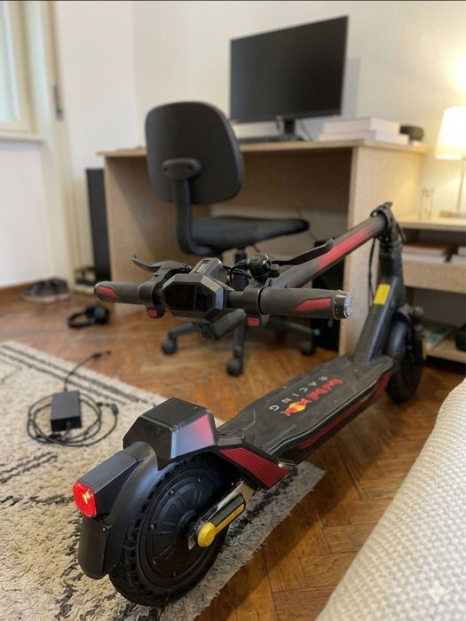 Trotinete Red Bull Racing Turbo - Bateria e Pneus NOVOS!