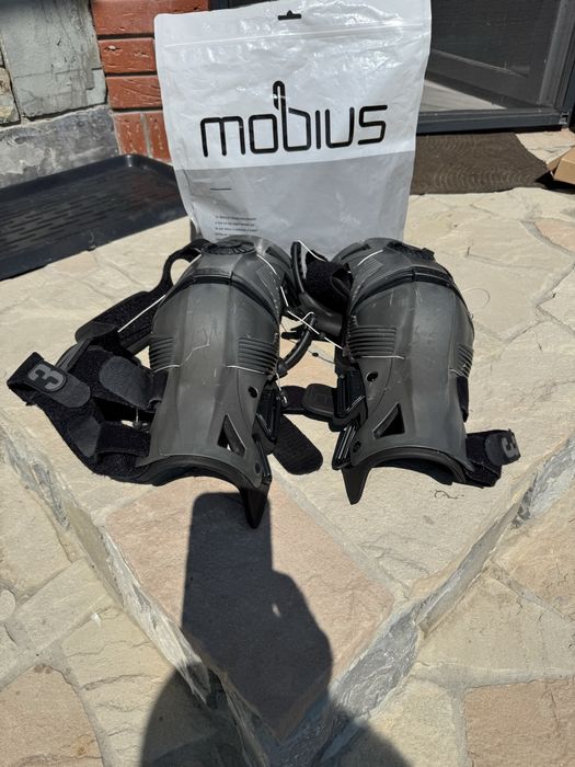 Брейси (Наколінники) Mobius U8 оригінал М