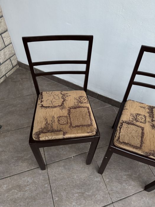 4 krzesła tapicerowane