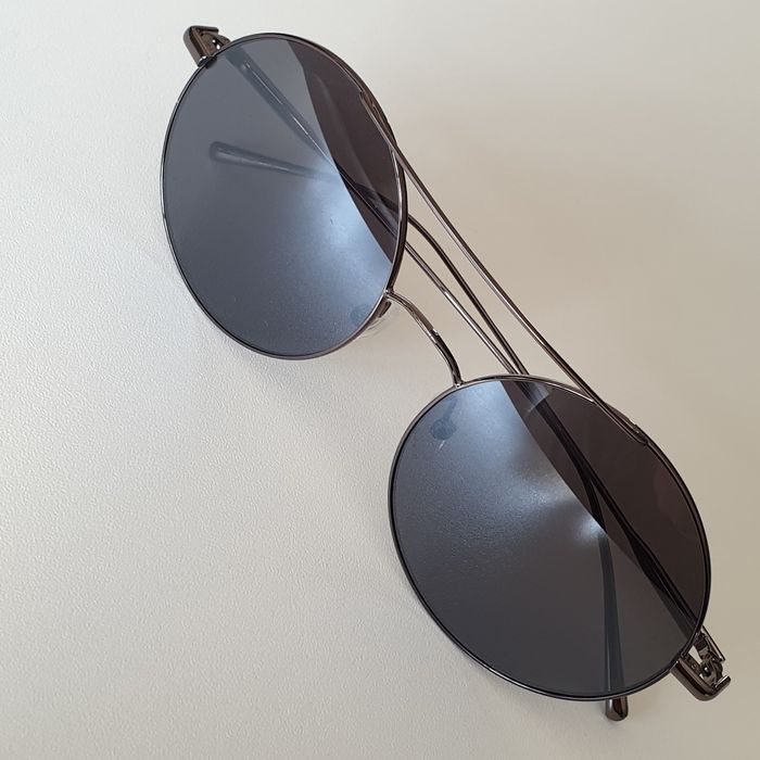 Okulary przeciwsłoneczne Calvin Klein .