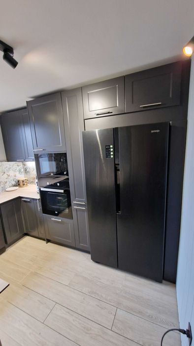 Szafy i garderoby na wymiar 5 lat doświadczenia LED i montaż